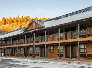 High Creek Lodge & Cabins