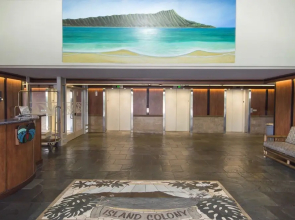 Island Colony 807 - Studio condo by RedAwning