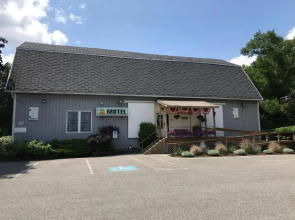 Lake Ontario Motel & Inn