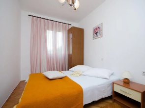Apartments Marijana 2817