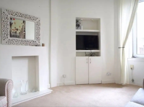 1 Bedroom Apartment In The Shore Leith