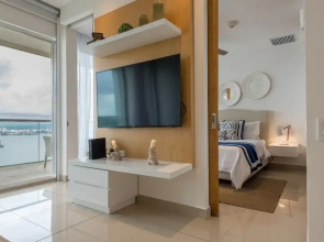 Classy 1 Bedroom Pool & Gym near Downtown