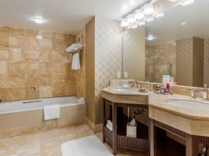 Omni Los Angeles Hotel at California Plaza