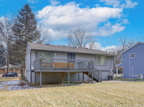 6 Mi to Dtwn Toledo! Family-friendly Haven w/ Deck
