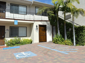 Crown City Inn