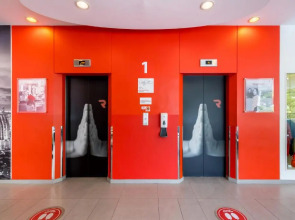 Easy Planet Bangkok Surawong