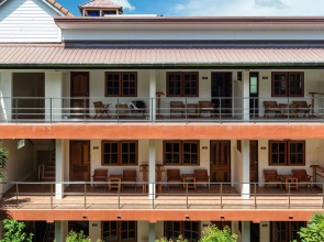 Batic House By Sharaya Hotel