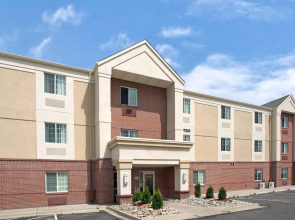 MainStay Suites Omaha Old Mill