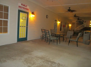 Brookside Walk In-Meadow Brook Resort