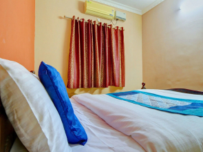 OYO Home 28569 Designer 2BHK
