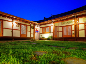 Hanulgiwa Hanok Stay