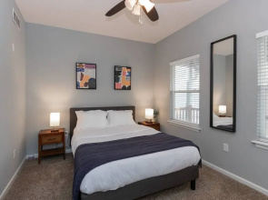 Beautiful 3BR2BA CozySuites |7 min to Lucas Oil