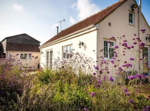Cherry Orchard Lodge
