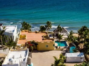 Incredible Casita with 1BR 1BA with beach & pool