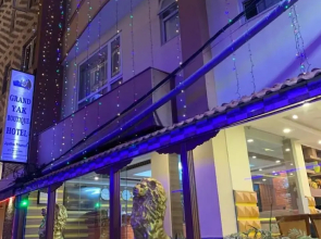 Grand Yak Boutique Hotel