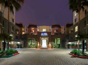 Global Luxury Suites at Lincoln Blvd