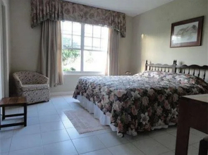 Paradise Ocean Palms Apartments