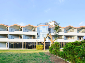 OYO 65197 Green Woods Resorts