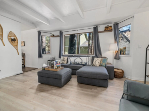 Bluebeary Mountain Cabin - Modern Mountain Home With Blazing Fast Wifi, Close To Everything! 2 Bedroom Cabin