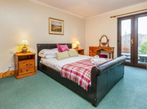 2 Bedroom Lodge With Hot Tub Sauna , Full Kitchen, Lounge, 2 Bathrooms