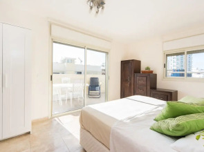 Spacious Duplex with Terrace 3-min From the Beach