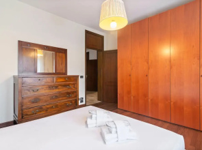 Torre Roomy Apartment