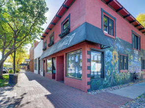 1 Mi to Red Rock Canyon: Old Downtown Loft