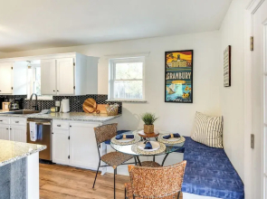 Waterfront Escape on Lake Granbury: Deck & Patio!