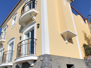 In luxury Palheiro Village, Heated Pool, Discounted Golf | Casa Bela Vista