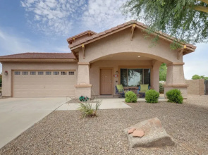 Maricopa Desert Oasis: Fenced Yard w/ Hot Tub