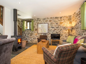 Elegant Holiday Home in Tavistock With Garden, Barbecue, Fireplace