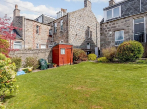 City Apartment With Rural Charm