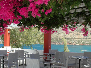 Troulis Aparthotel