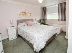 2BR Home/garden/patio/city Access/6 Guests