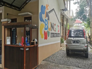 OYO 94061 Bungas Guesthouse Syariah