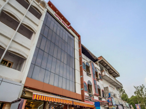 OYO Flagship 7852 Hotel Embassy