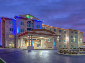 Holiday Inn Express Hotel & Suites Somerset Central