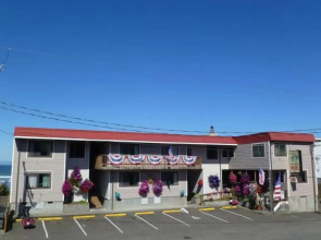 Tradewinds Motel