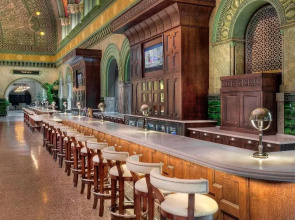 St. Louis Union Station Hotel, Curio Collection by Hilton