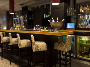 Отель The Q - Quadro City Hotel