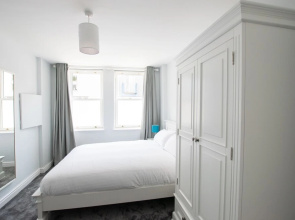 Large Garden Apartment Central Bristol