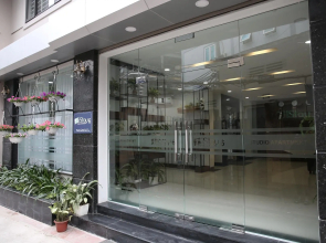 V House 6 Serviced Apartment