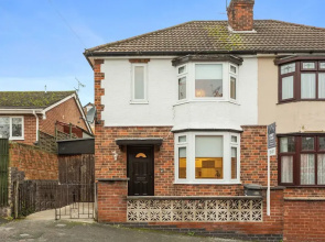 OnPoint -3 Bed House - Parking