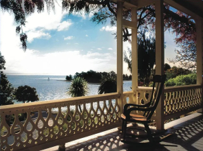 Villa 10 Waterfront Apartments