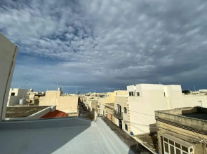 May Flower: Modern Flat close to Airport/Bus Stops