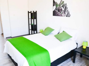 Ficurinia Guest House