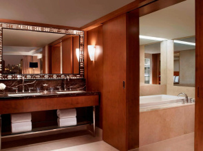 The Portman Ritz-Carlton, Shanghai