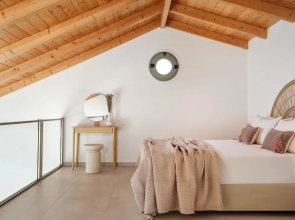 Alyria Sea Side Suites