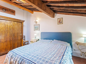 Rustic Apartment in San Miniato with Swimming Pool