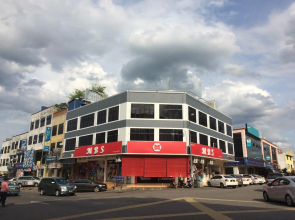 I-Winton Hotel